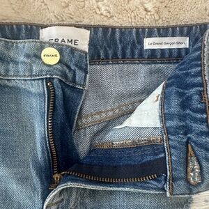 Frame Le Grand Garcon jean shorts size 26